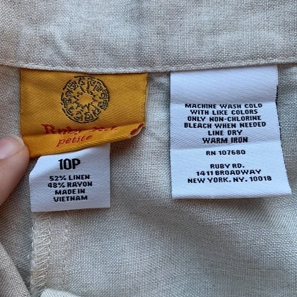 Ruby Rd. | Ruby Rd. petite linen capris - Picture 3 of 4